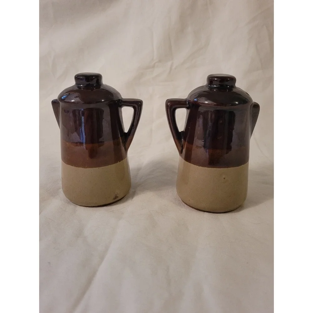 Vintage Stoneware Salt & Pepper Shakers Set Coffee Carafe Kettle Shape‎